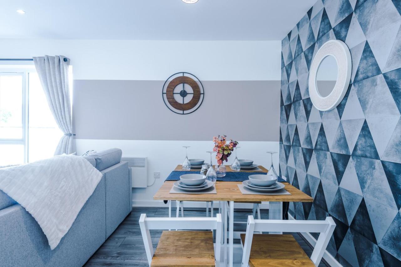 Stunning 2 Bed Apt By Greenstay Serviced Accommodation - Located In Formby Village - Perfect For Short & Long Stays - Couples, Friends & Families & Business Travellers All Welcome - Dog Friendly - 7 Dış mekan fotoğraf