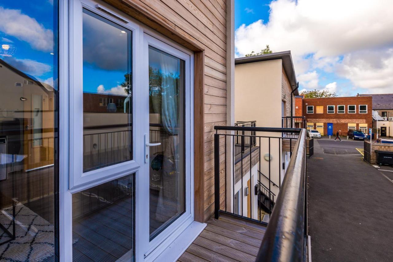 Stunning 2 Bed Apt By Greenstay Serviced Accommodation - Located In Formby Village - Perfect For Short & Long Stays - Couples, Friends & Families & Business Travellers All Welcome - Dog Friendly - 7 Dış mekan fotoğraf