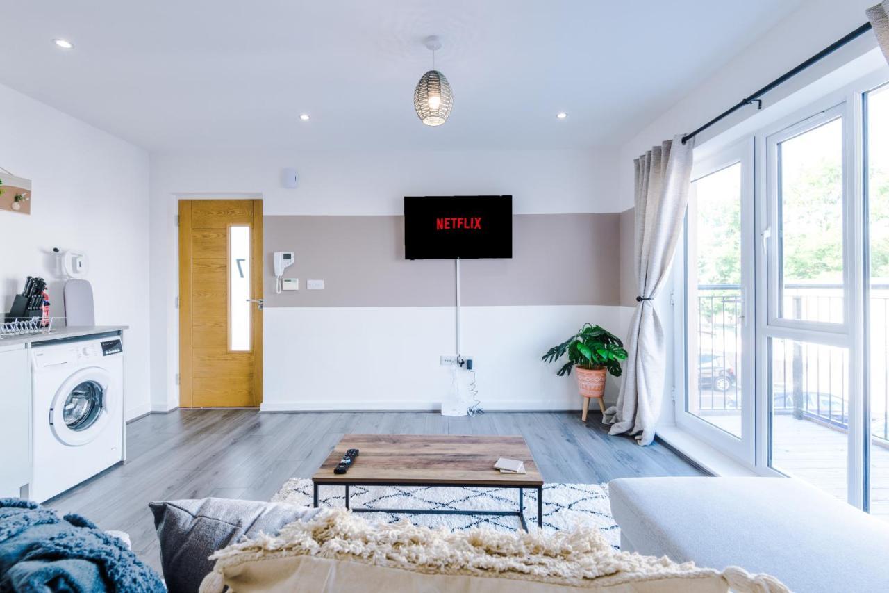 Stunning 2 Bed Apt By Greenstay Serviced Accommodation - Located In Formby Village - Perfect For Short & Long Stays - Couples, Friends & Families & Business Travellers All Welcome - Dog Friendly - 7 Dış mekan fotoğraf